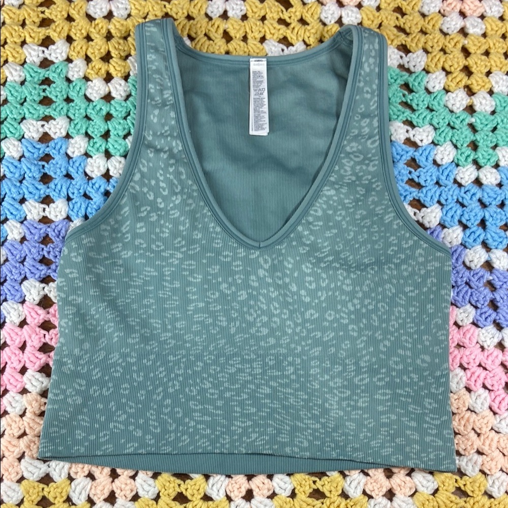 Athleta Teal Leopard Print athletic cropped Tank Top Sports bra medium m